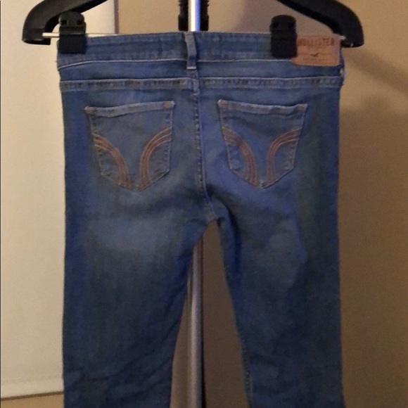 Woman’s Hollister Jeans - Picture 4 of 4